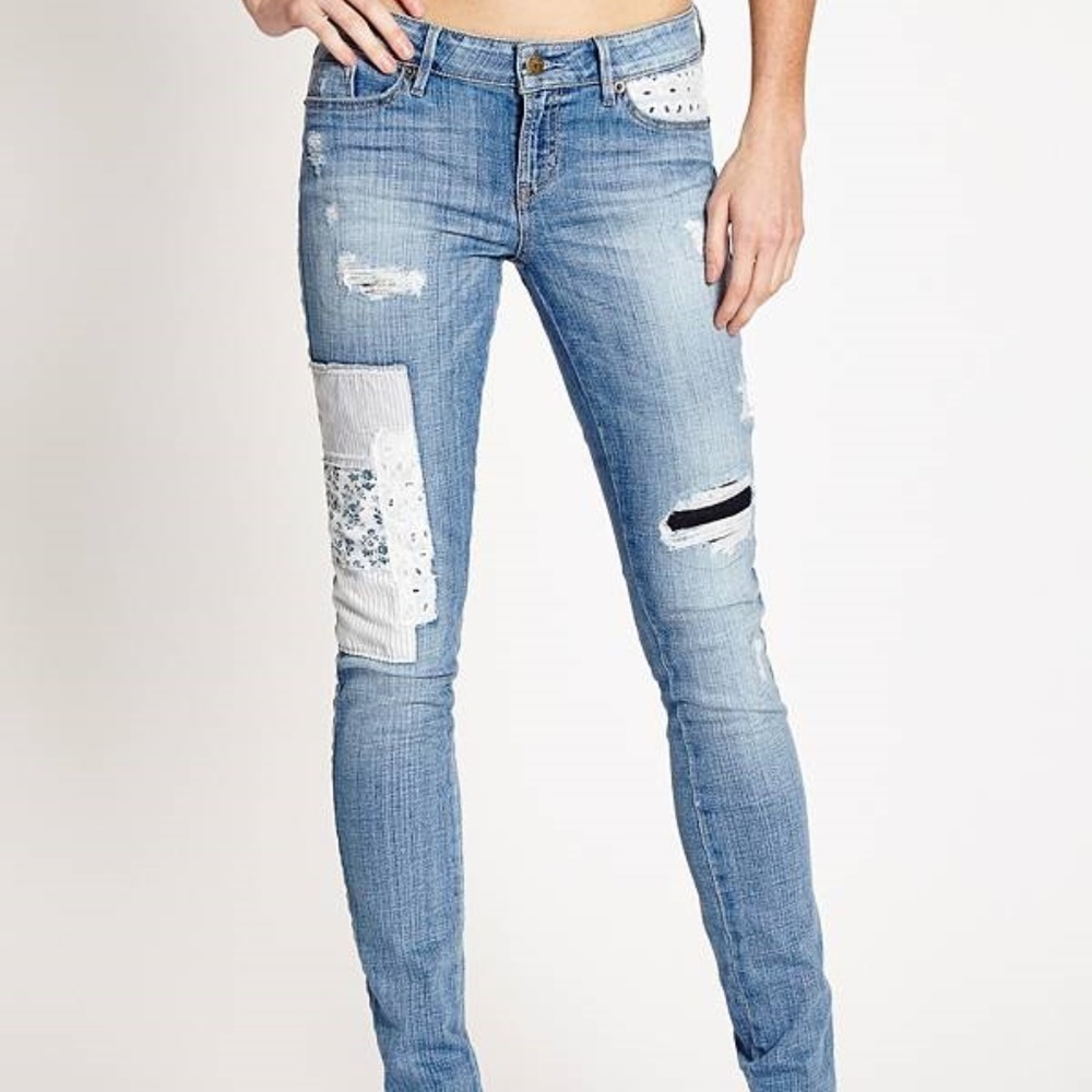 New Guess Mid-Rise Patched and Mended Skinny jeans